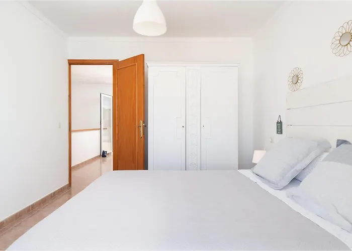 Sunset Village 坎皮卡福特